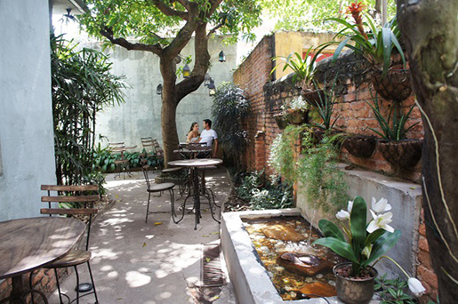 A parte externa super charmosa do restaurante Vila das Meninas (Fonte: Gastronomia e Fotografia)
