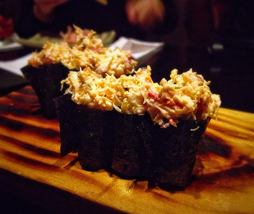 Kani Tako: sushi de caranguejo e polvo picado com maionese especial