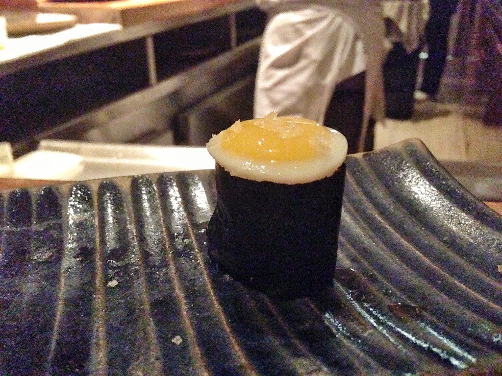 Sushi de ovas com ovo de codorna
